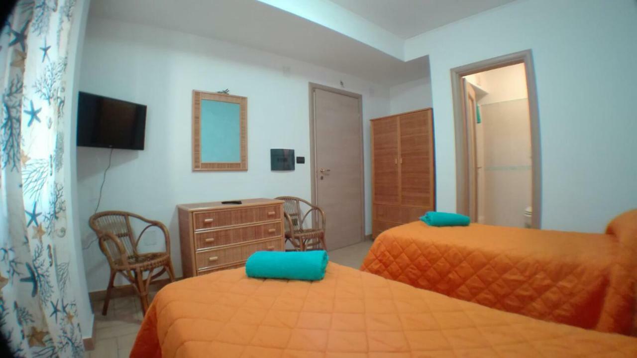 Hotel 5-1-35 Paola Exteriér fotografie